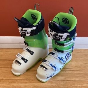 Lange LV 130 XT racing ski boots